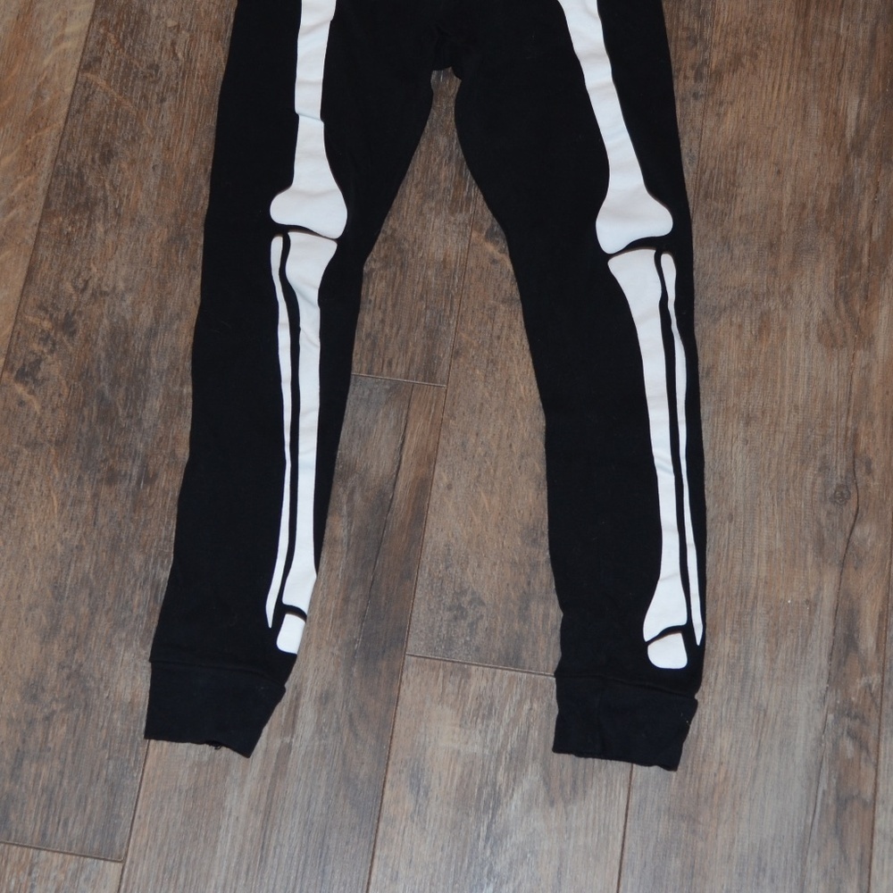 Halloween Pajama's - Skeleton - Picture 3 of 5